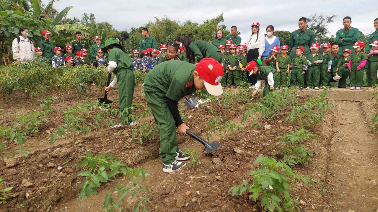 Các hoạt động trải nghiệm nhân ngày 22 tháng 12 (10)