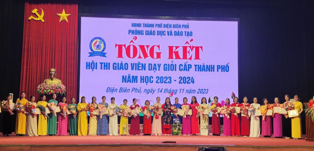 Tham gia hội thi GVDG cấp TP tháng 11 năm 2023 (3)