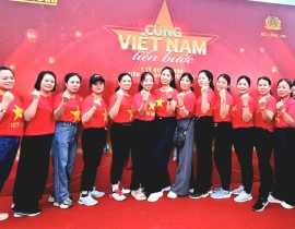 Tập thể trường mầm non Hoa Ban hưởng ứng chương trình đi bộ “Cùng Việt Nam tiến bước – 1 tỷ bước chân vào kỷ nguyên mới”