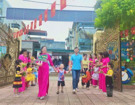Hân hoan chào đón các bạn trở lại trường sau thời gian nghỉ...